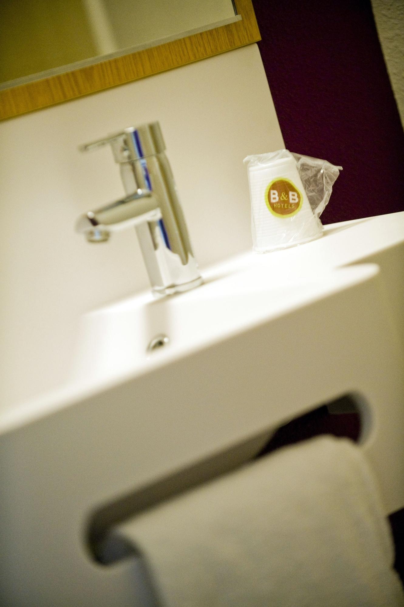 B&B Hotel Niort Marais Poitevin Est ภายนอก รูปภาพ