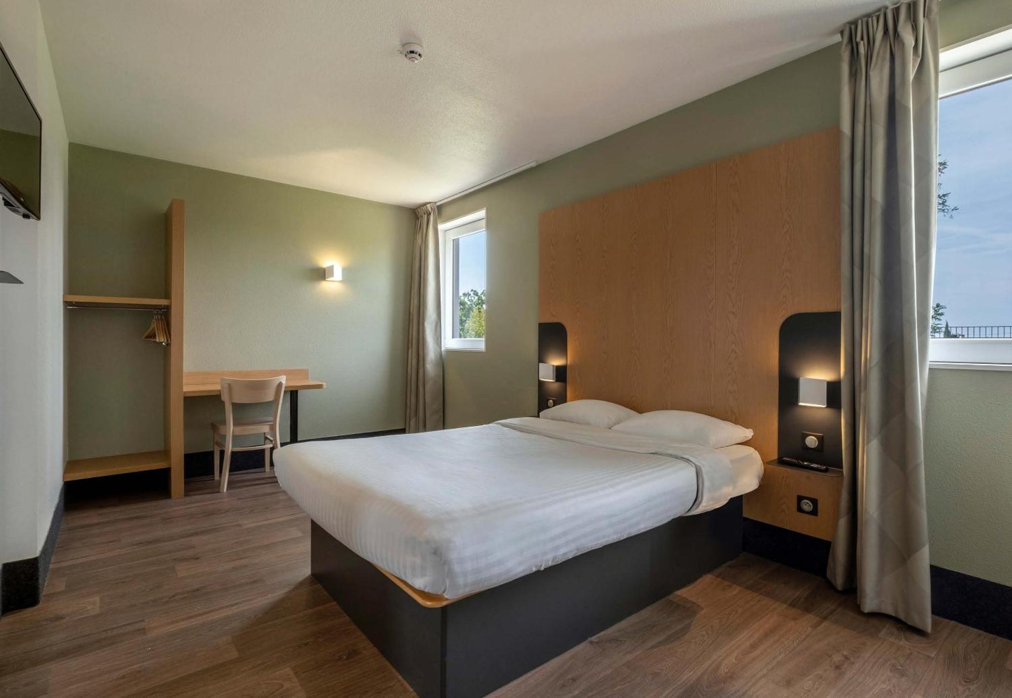 B&B Hotel Niort Marais Poitevin Est ภายนอก รูปภาพ