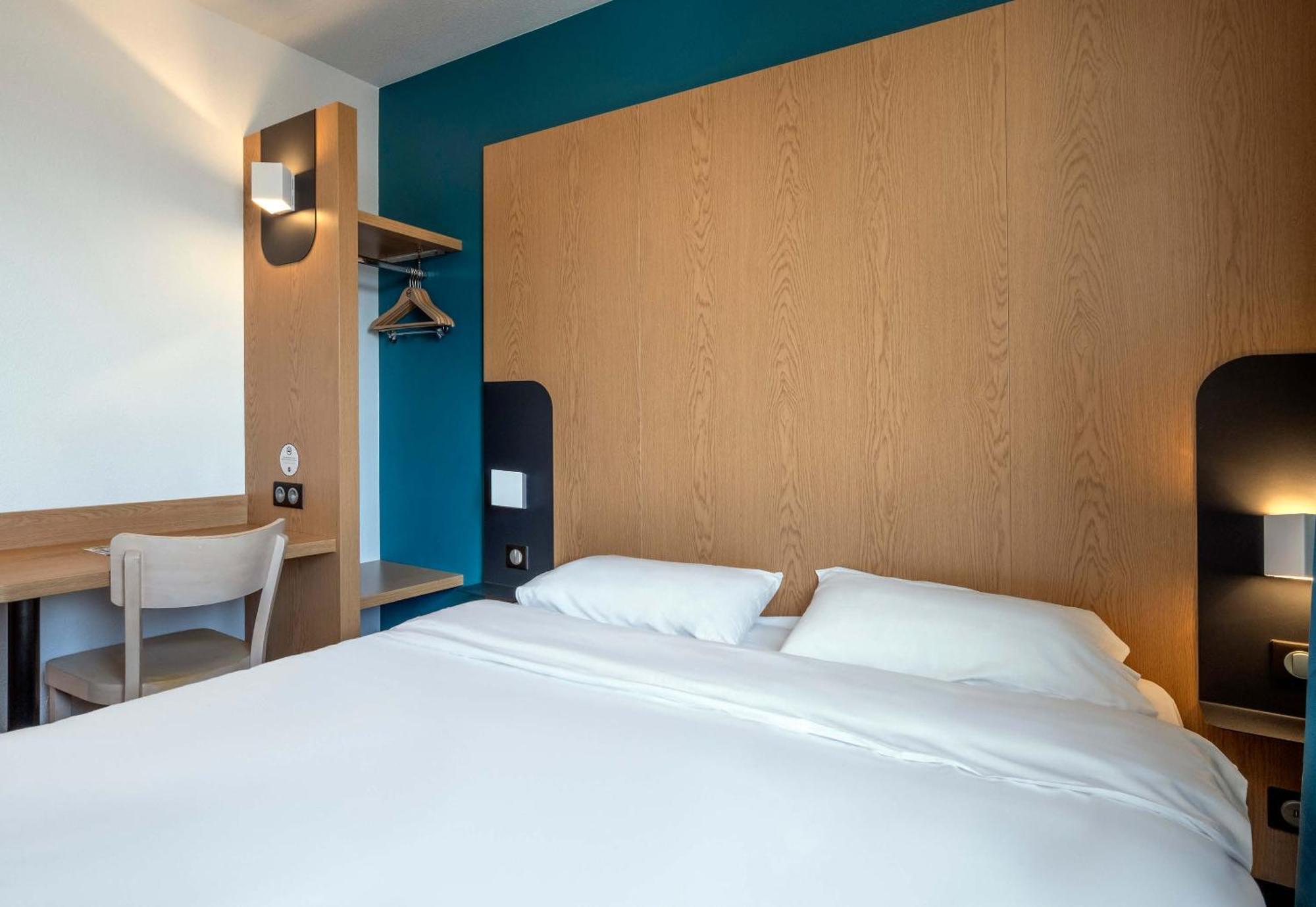 B&B Hotel Niort Marais Poitevin Est ภายนอก รูปภาพ